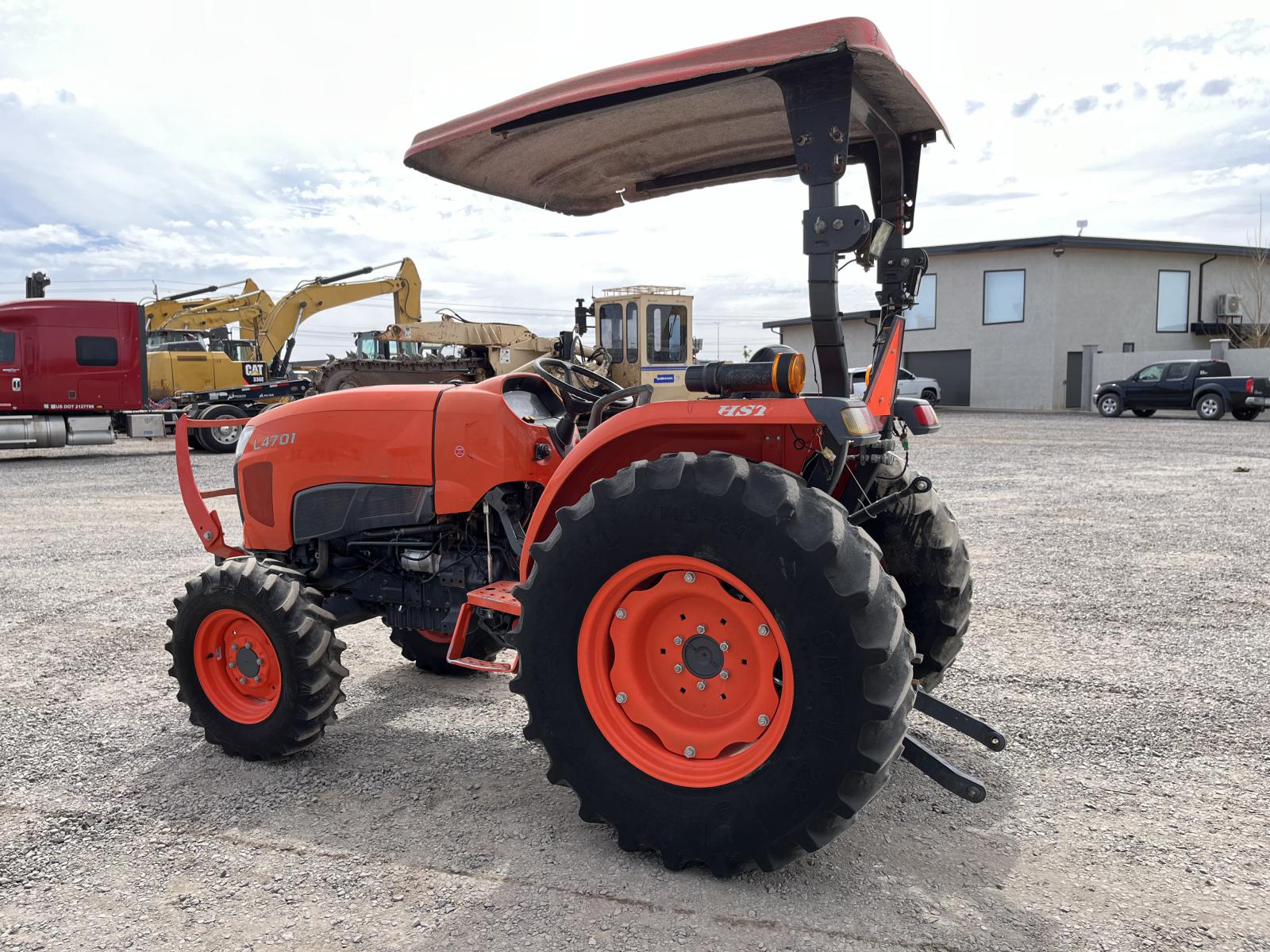 ./imagenes/INVOICE/2019/17302/TRACTOR KUBOTA L4701 - (16).JPG